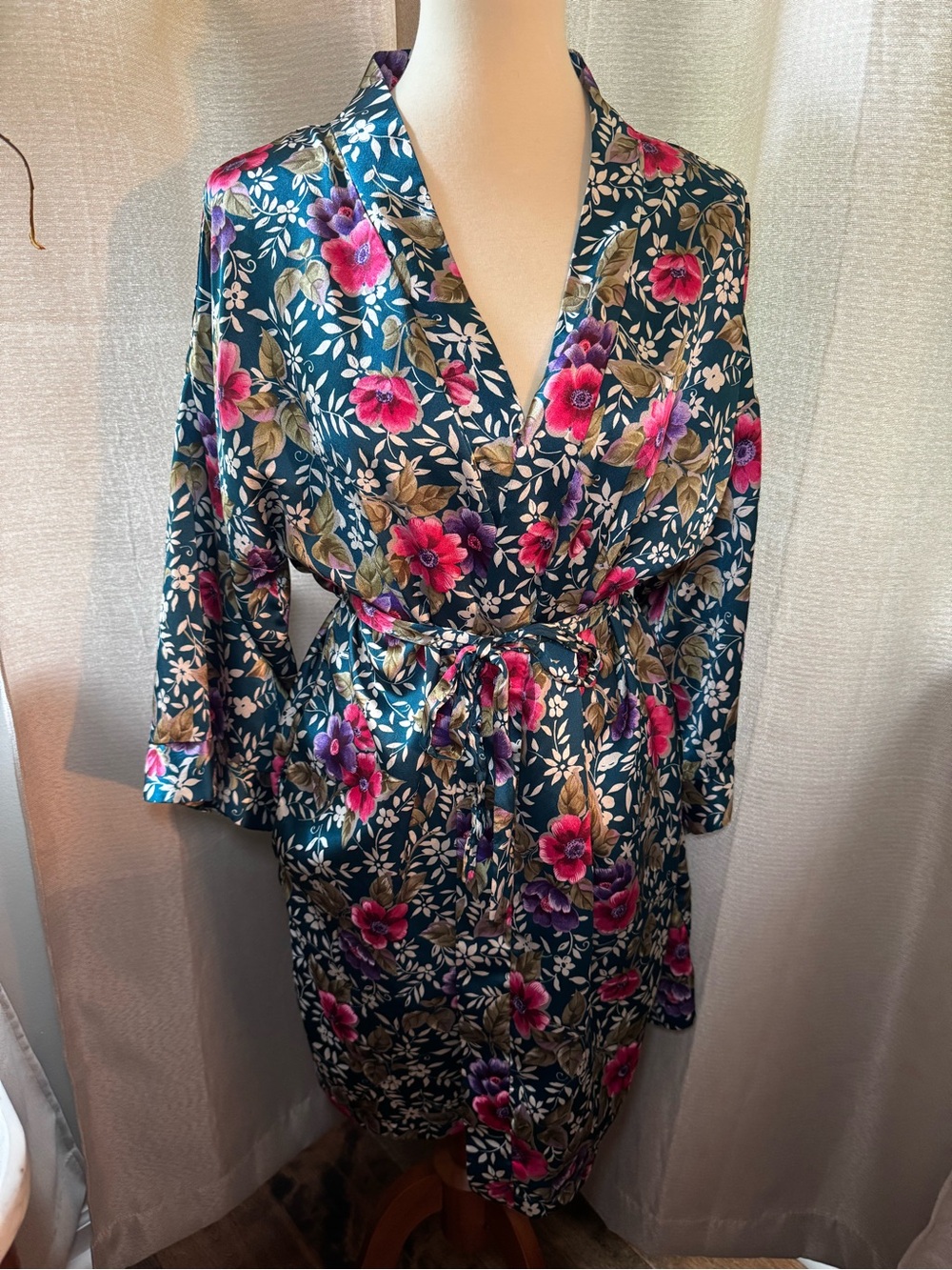 Vintage Teal Floral Satin Kimono Robe with Pink Accents - Picture 1 of 3